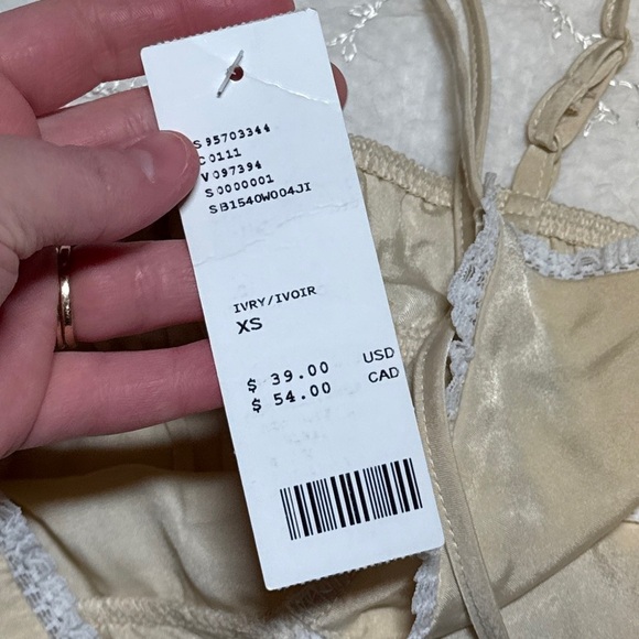 NWT Kimchi Blue Cream Babydoll Cami Top – Size XS - Picture 4 of 4